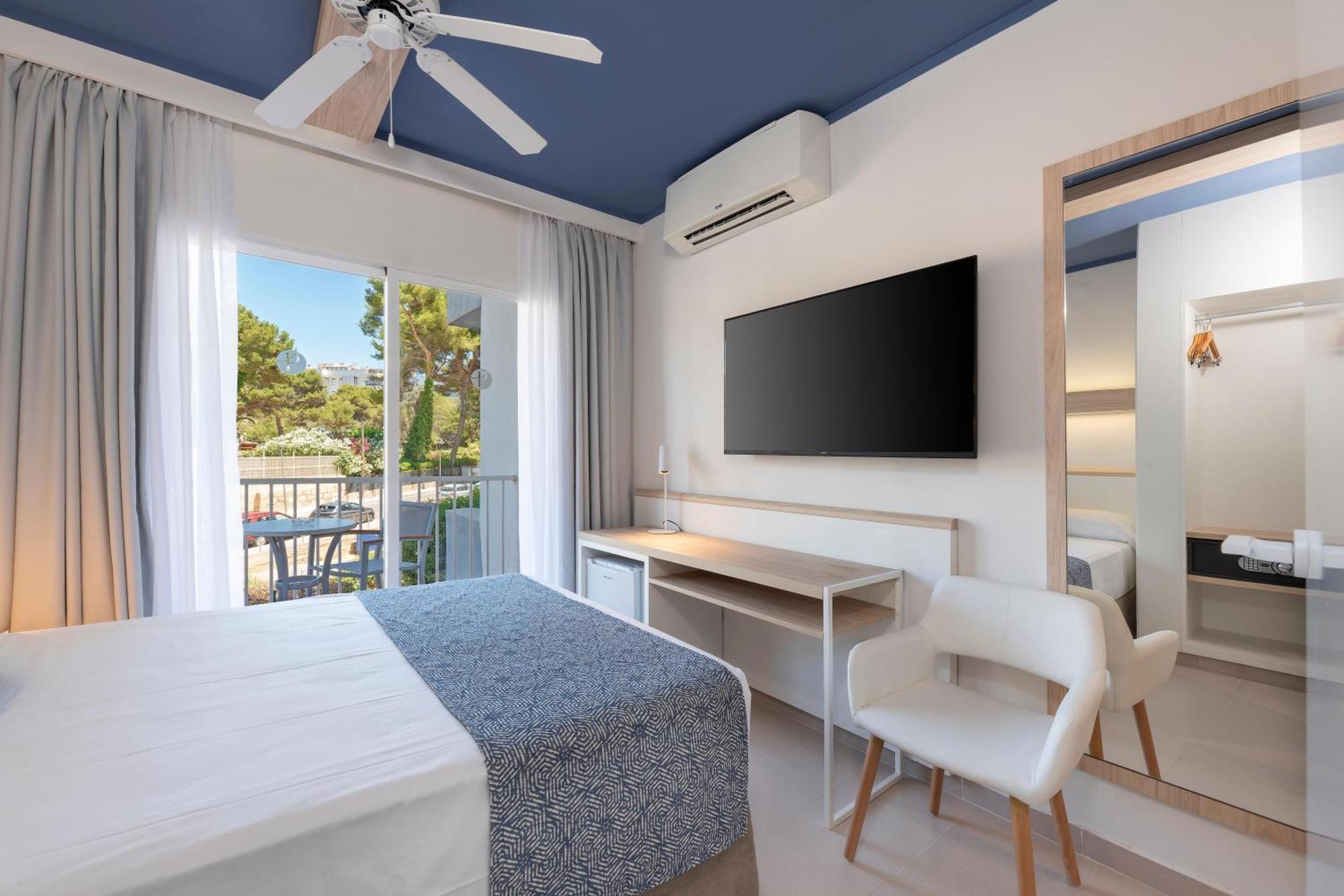 Single Room with Balcony,1605420200:JPEG